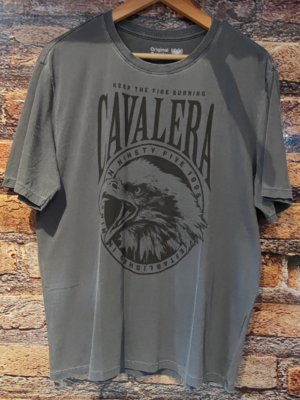 CAMISETA CAVALERA INDIE EAGLES EYES / M82CINZA ASFALTO LAVADO /
