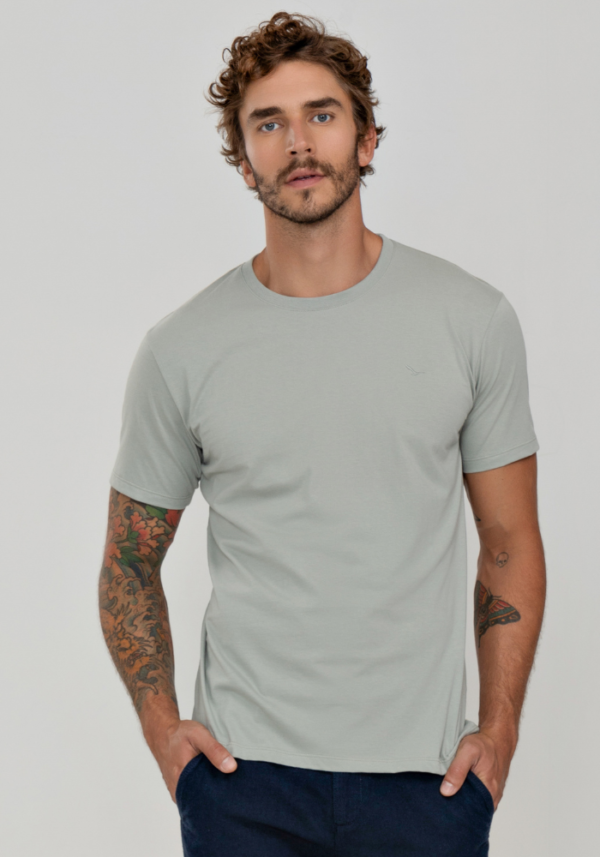 CAMISETA YACHT EASY FIT EM ALGODÃO